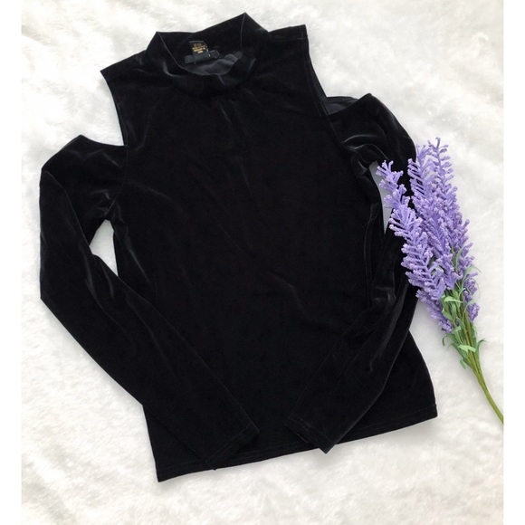 Forever 21 Open-shoulder Velvet Top - Picture 1 of 4